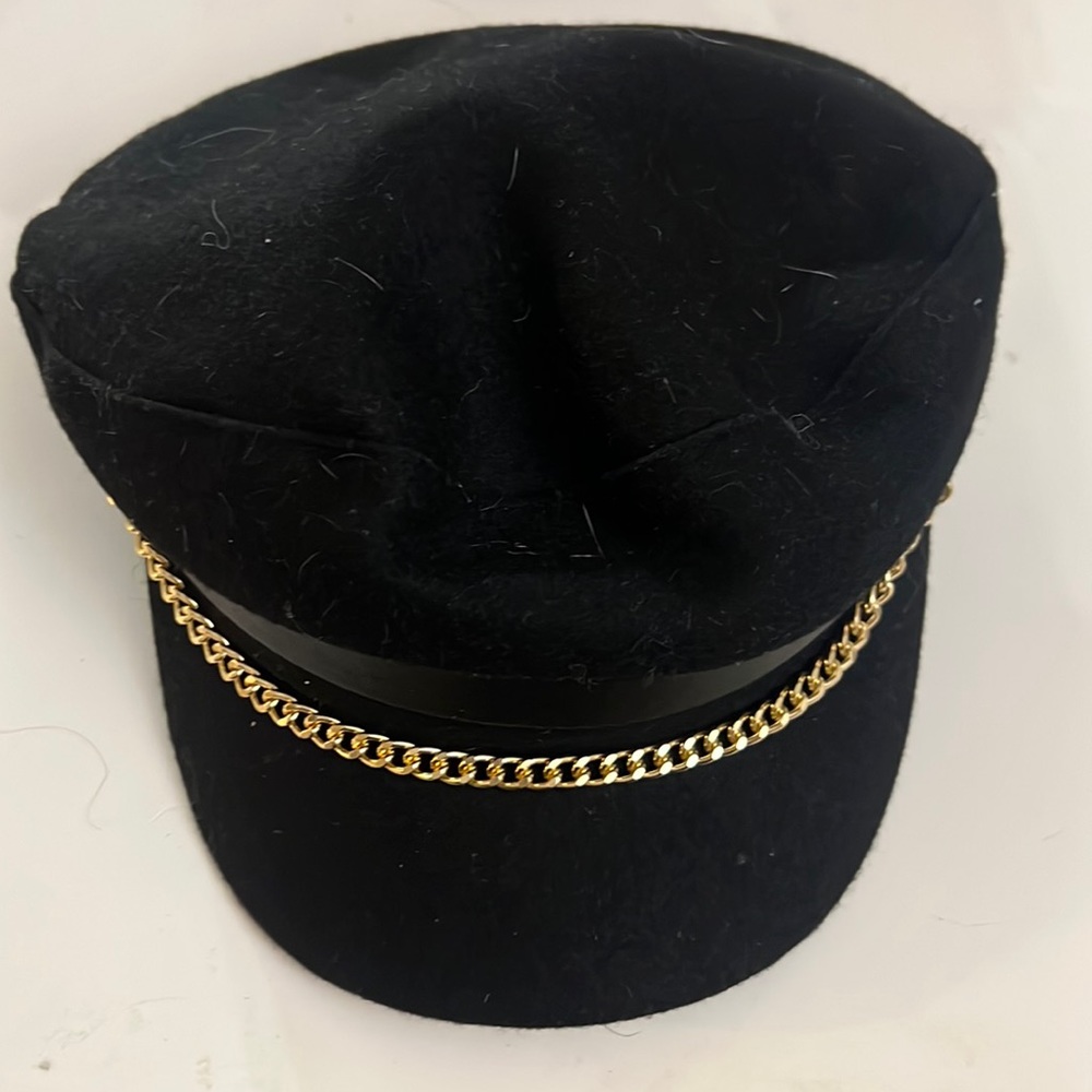 Cabbie / captain hat with gold chain